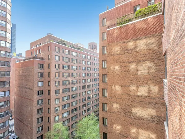 1175 York Avenue 10L image 7 of 7