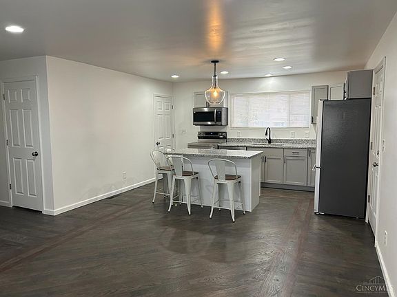 4th image of 1760 Hudepohl Ln
