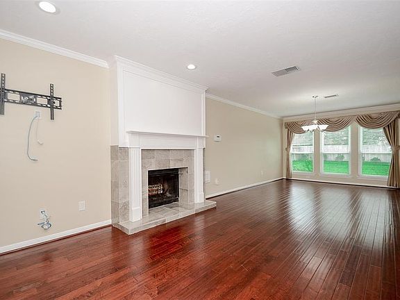 5th image of 3327 Kempwood Dr
