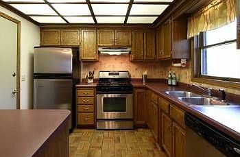 4th image of 4049 Hadley Ave N