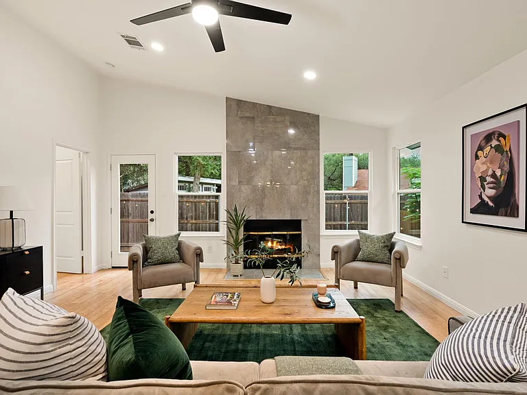7302 Potters Trl — Photo 3