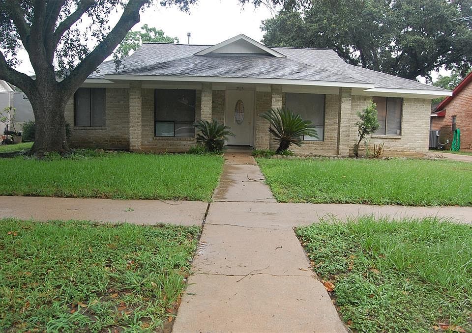 1st image of 21403 Park Villa Dr