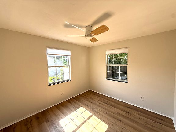 4th image of 2218 15th Ave N