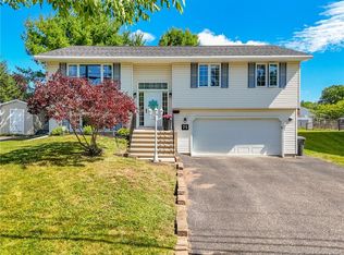 75 Goodine St, Fredericton, NB E3B7J7
