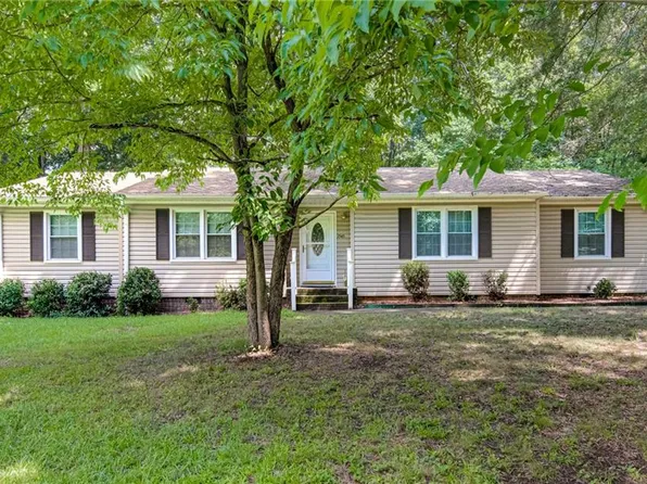 3545 N Lakeshore Dr, Clemmons, NC 27012