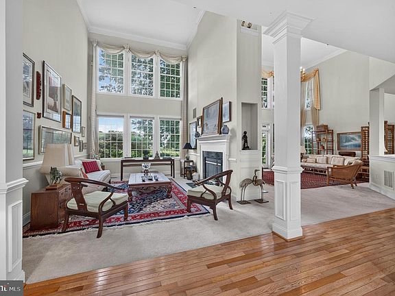 5th image of 135 Augusta Dr