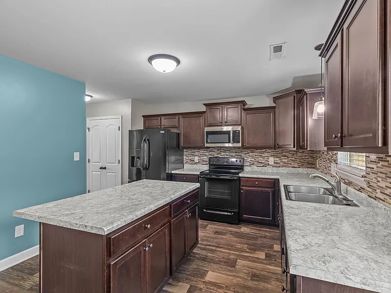 719 Addor Dr — Photo 13