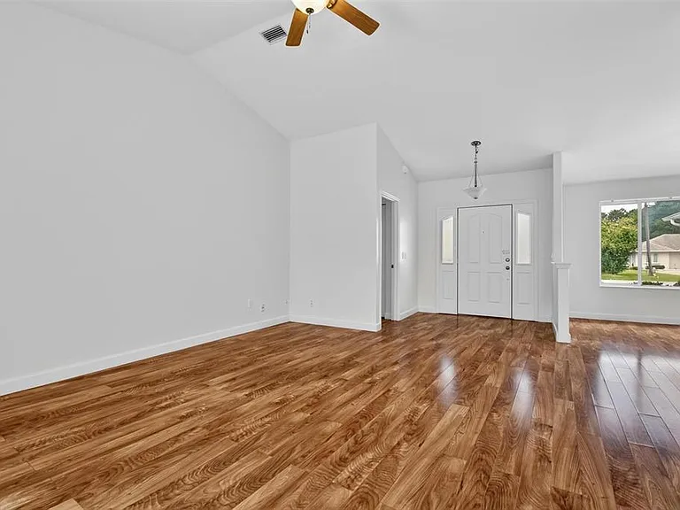 231 Wellington Dr — Photo 5