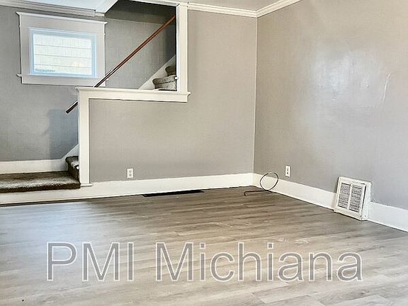 3rd image of 718 E Haney Ave
