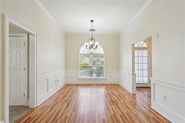 4 bed, 2.0 bath, 2035 sqft, $2,250 — Photo 4