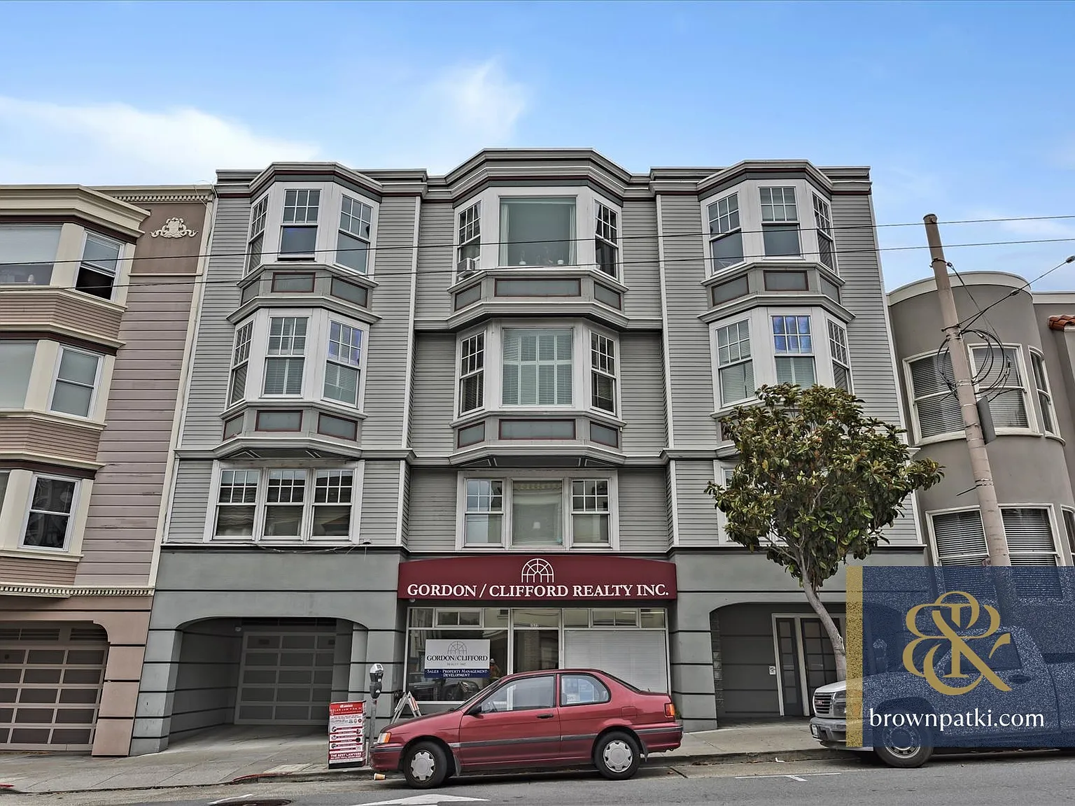Modern Condo, Balcony, Views, Pkg & W/D In Unit | Brown & Patki Inc. — Photo 2
