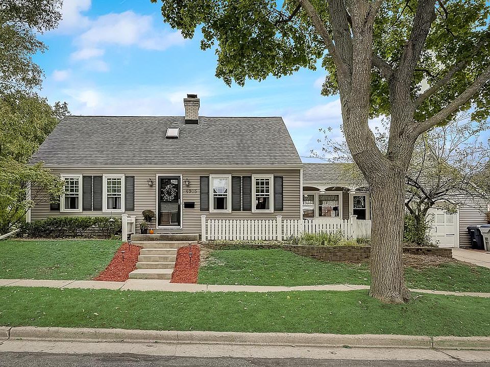 1st image of 4905 W Montrose Ave