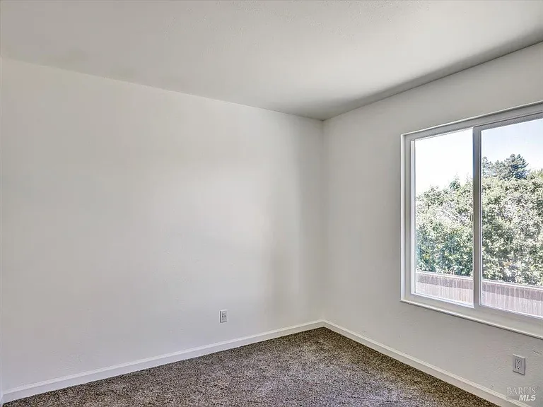 837 Lightwood Ct — Photo 8