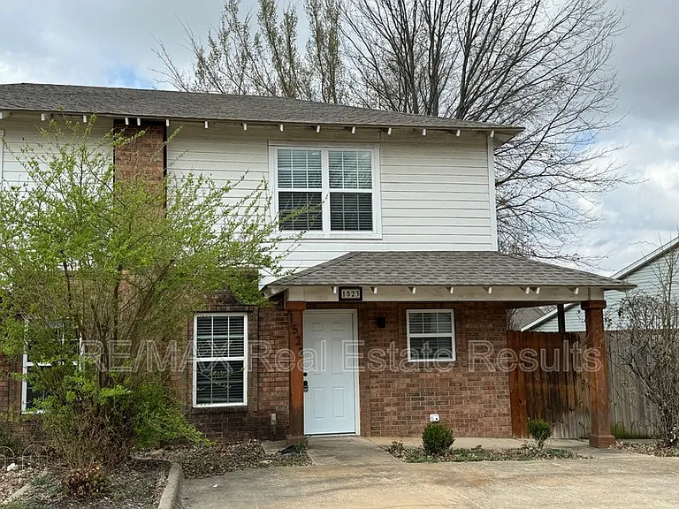1523 N Dawn Dr — Photo 1