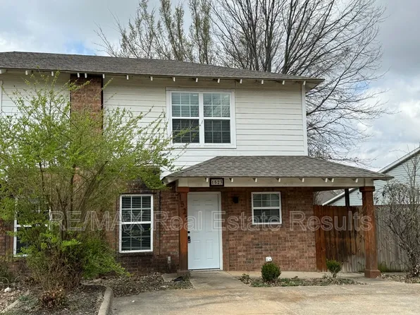 1523 N Dawn Dr, Fayetteville, AR 72703