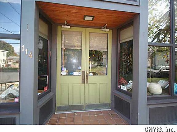 5th image of 114 Helen St