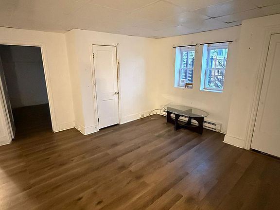 2nd image of 619 Cumberland St #5