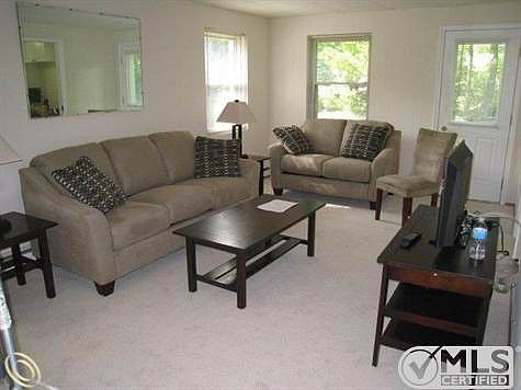 Oakleaf Living room.JPG