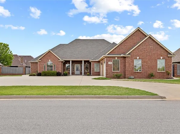 3509 Callaway Dr, Weatherford, OK 73096