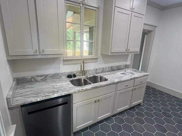 1108 N Monroe St — Photo 12