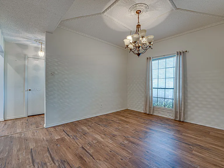 917 Meadowgate Dr — Photo 18
