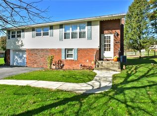4468 W Mountain View Dr, Walnutport, PA 18088