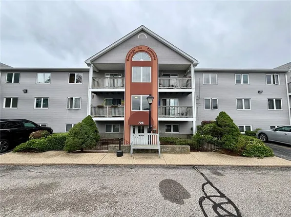 728 Beverage Hill Ave APT 2, Pawtucket, RI 02861