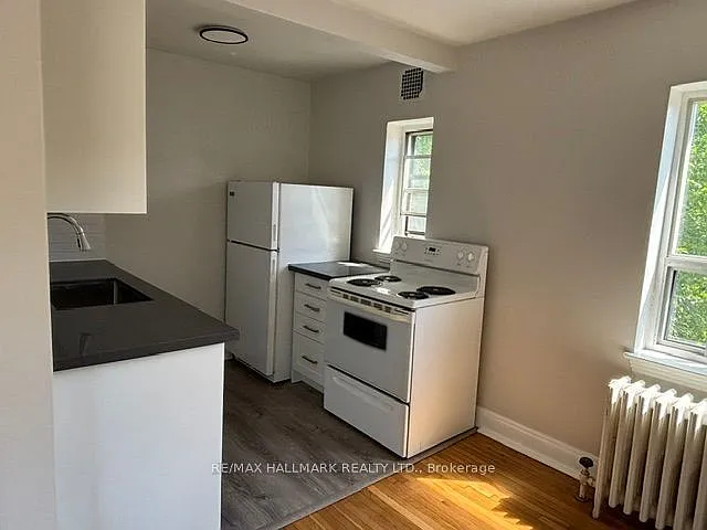 111 Oriole Pkwy #306 — Photo 10