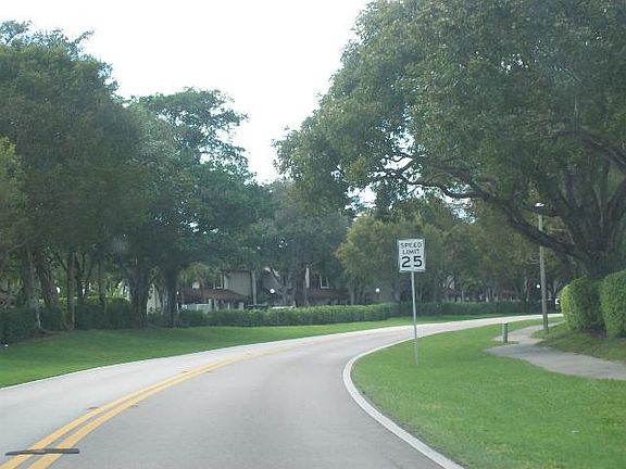 5th image of 4702 Carambola Cir N