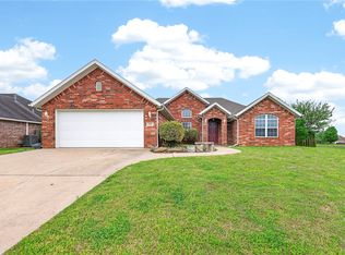 410 Coopers Farm Rd, Centerton, AR 72719