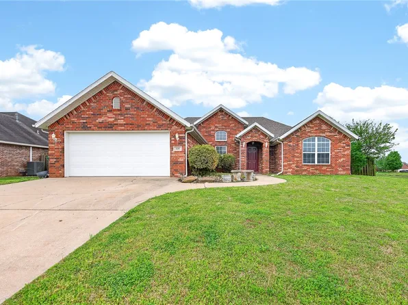 410 Coopers Farm Rd, Centerton, AR 72719