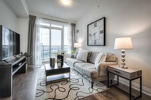 7171 Yonge St Photo 1