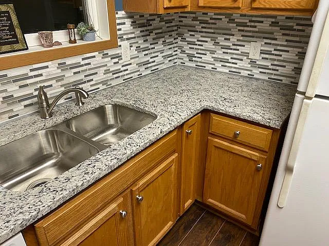 2 bed, 1.5 bath, 977 sqft, $1,950 — Photo 3
