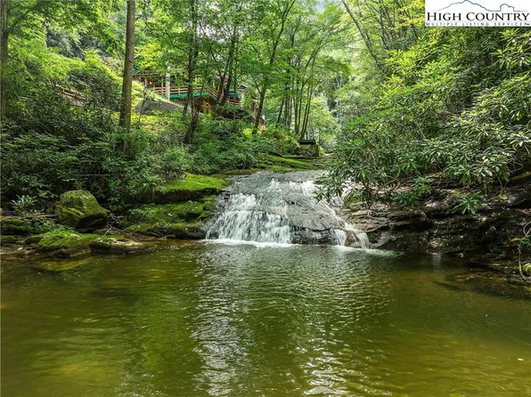 1099 Seminole Trail, Elk Park, NC 28622