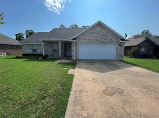 3917 Rosewood Pl, Tahlequah, OK 74464