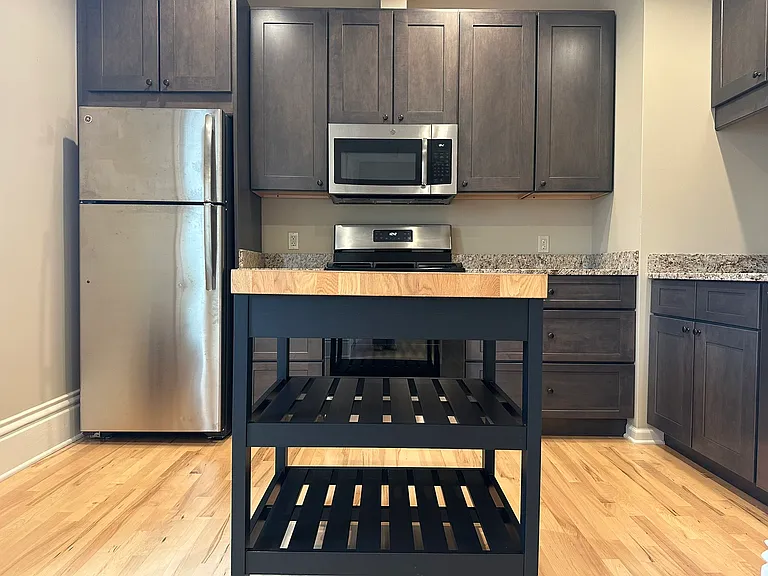 129 S Batavia Ave #2EAST — Photo 9