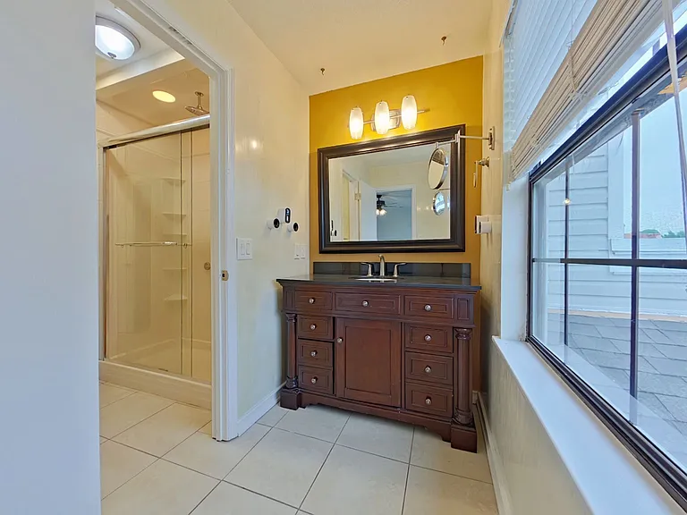 15-web-or-mls-10 Bathroom-9_05122026