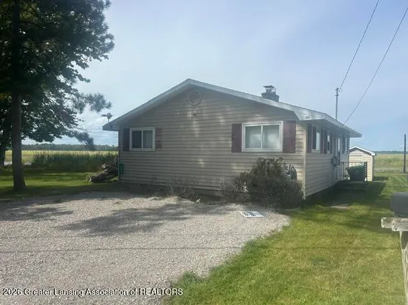 305 Lakewood Dr, East Tawas, MI 48730