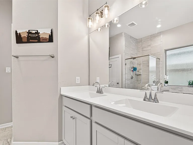 305 Rise Ln — Photo 32