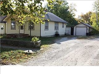 2nd image of 1615 Broadway St