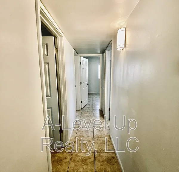 2302 E Monterey Vis — Photo 8