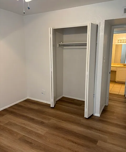 2849 London Ln — Photo 9