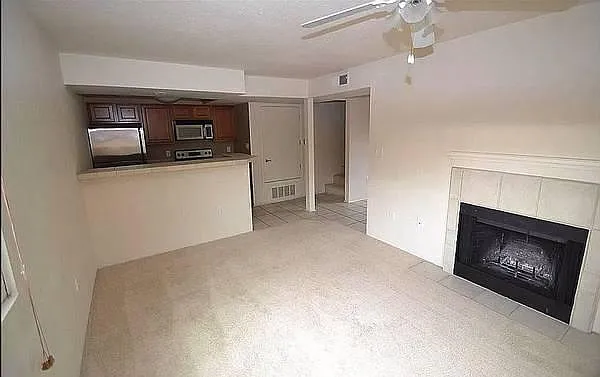 2210 Miguel Chavez Rd #411 — Photo 2