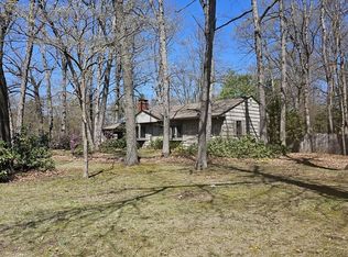 61 Rosedell Dr, Westfield, MA 01085