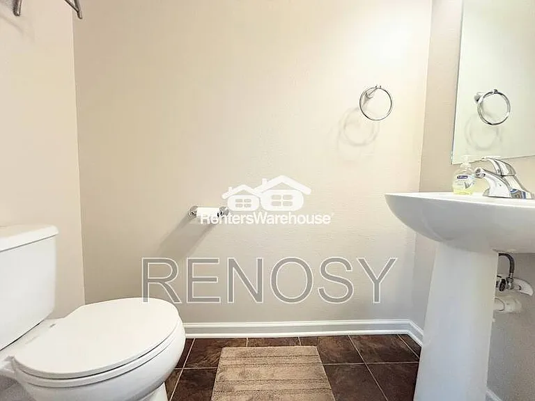 52 SE Booth Ave — Photo 12