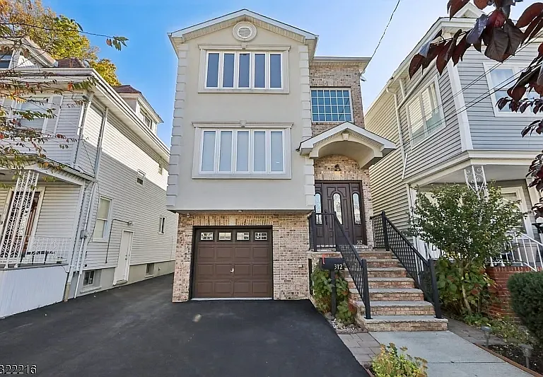 312 Vine St #1 — Photo 1