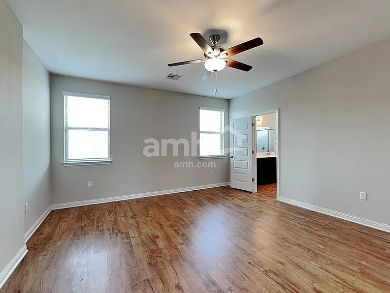8113 Turnberry Ln — Photo 6