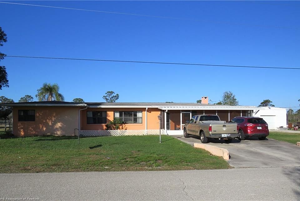 1st image of 560 Highlands Lake Dr