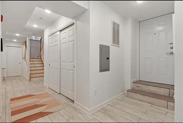 936 Pavonia Ave #1B — Photo 19