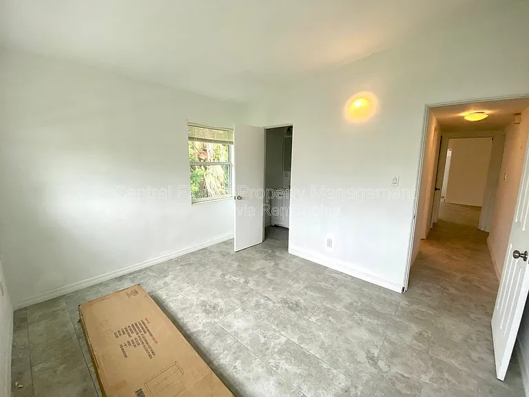4030 Corrine Dr — Photo 14